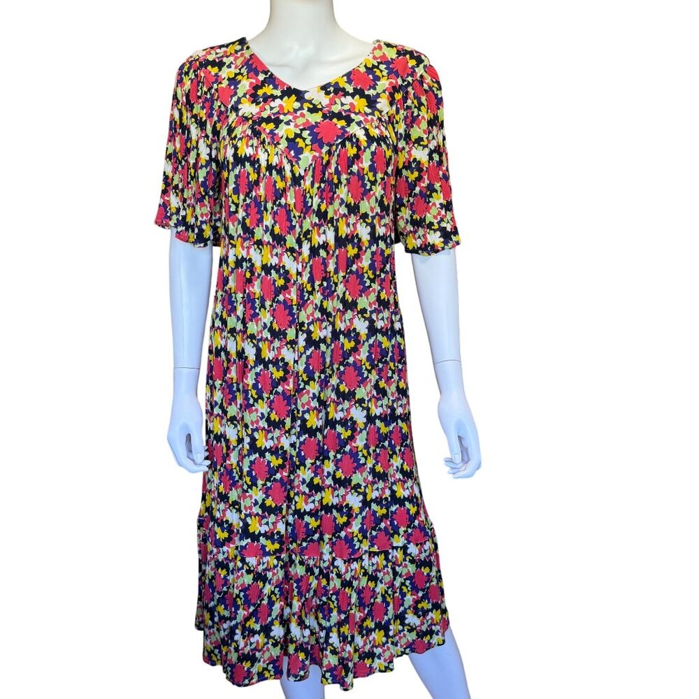 Go Softly Patio Floral Midi Dress w/ Ruffled Hem & Short Sleeves 100% Rayon Sz L